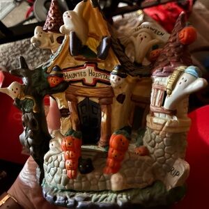 Haunted Hospital Halloween Ceramic Decoration - Multicolor